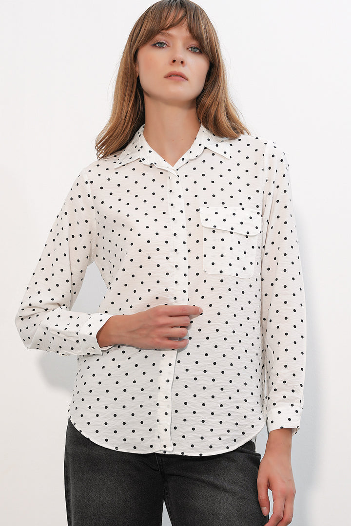 Bigdart Chemise oversize à pois et une poche pour femme 20399 - Blanc