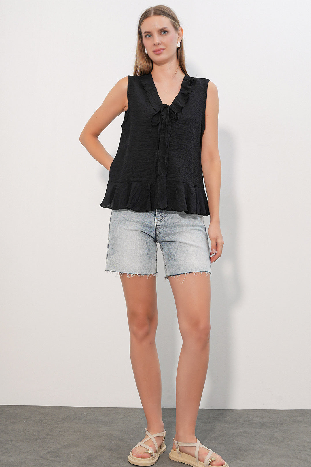 Bigdart Chemise à volants avec détail de col en V femme 40033 - Noir