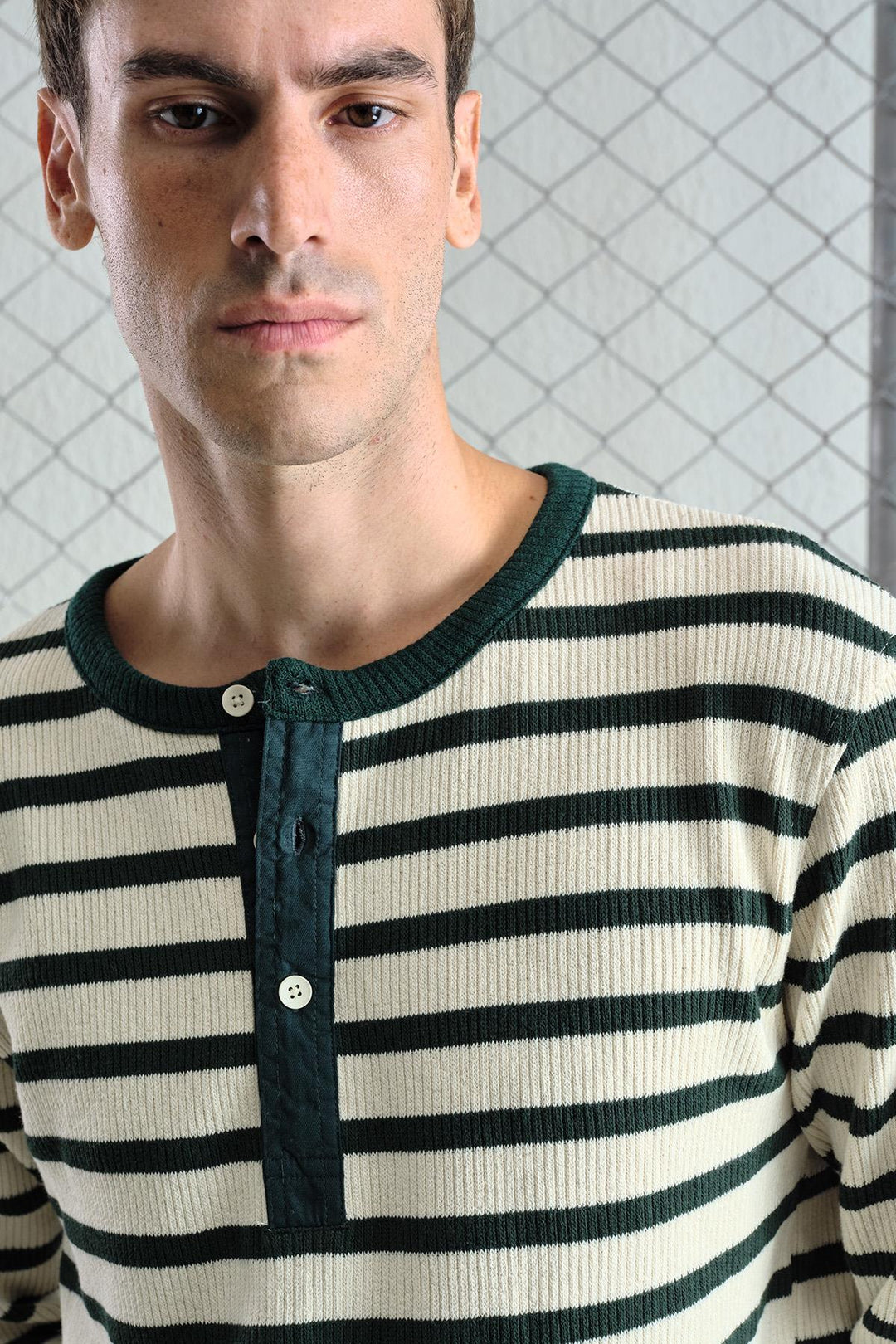 Giesto T-shirt vert à rayures larges et demi-boutonnage - Vert