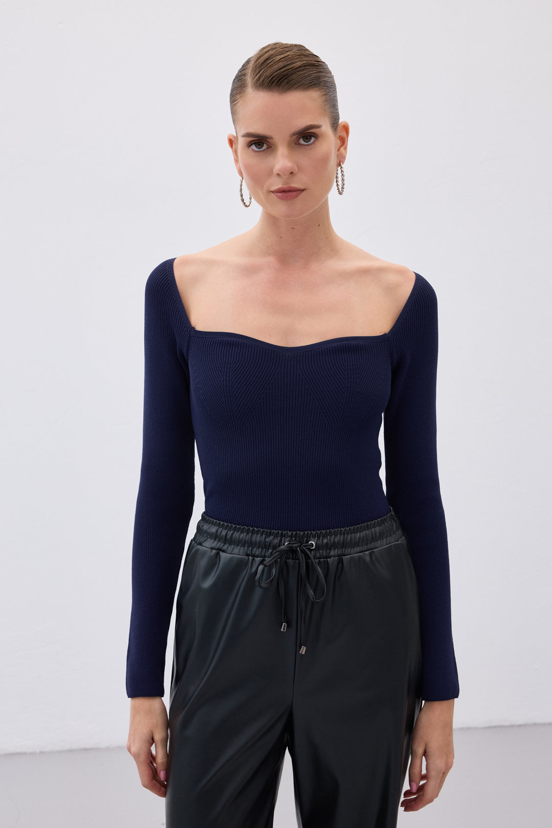 Sateen Blouse en tricot à décolleté en cœur - Bleu marine