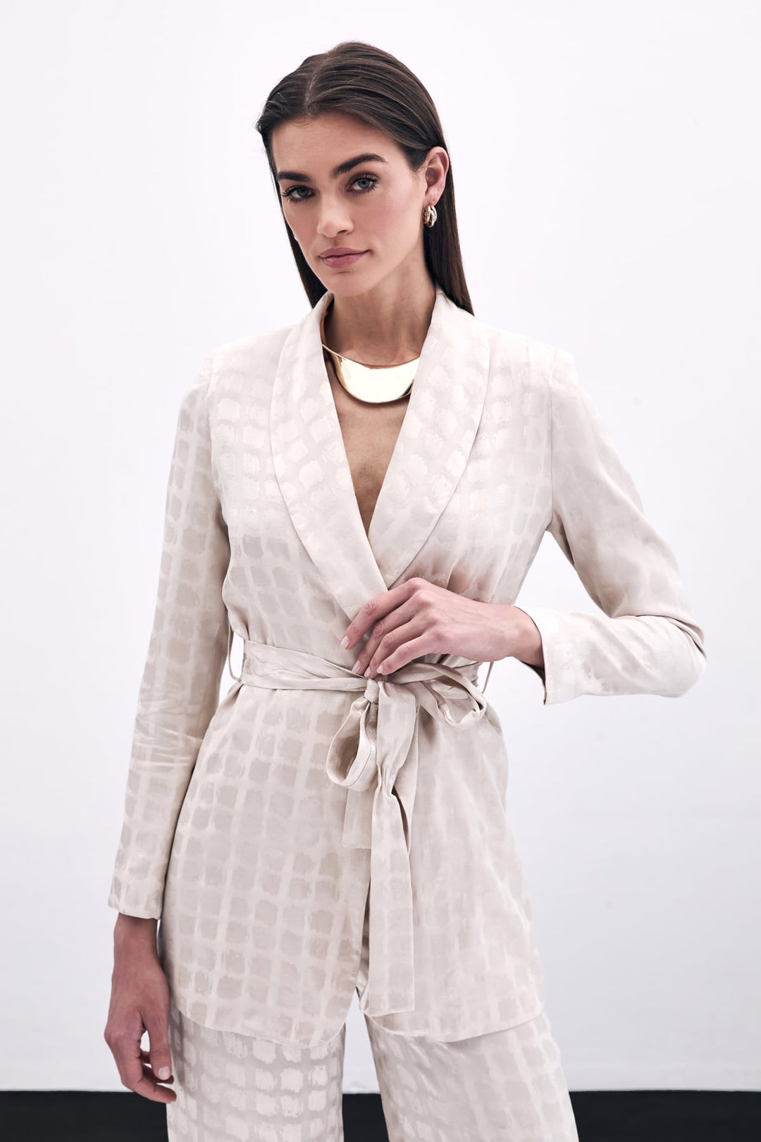 Sateen Veste à Ceinture Imprimée à Carreaux - Beige