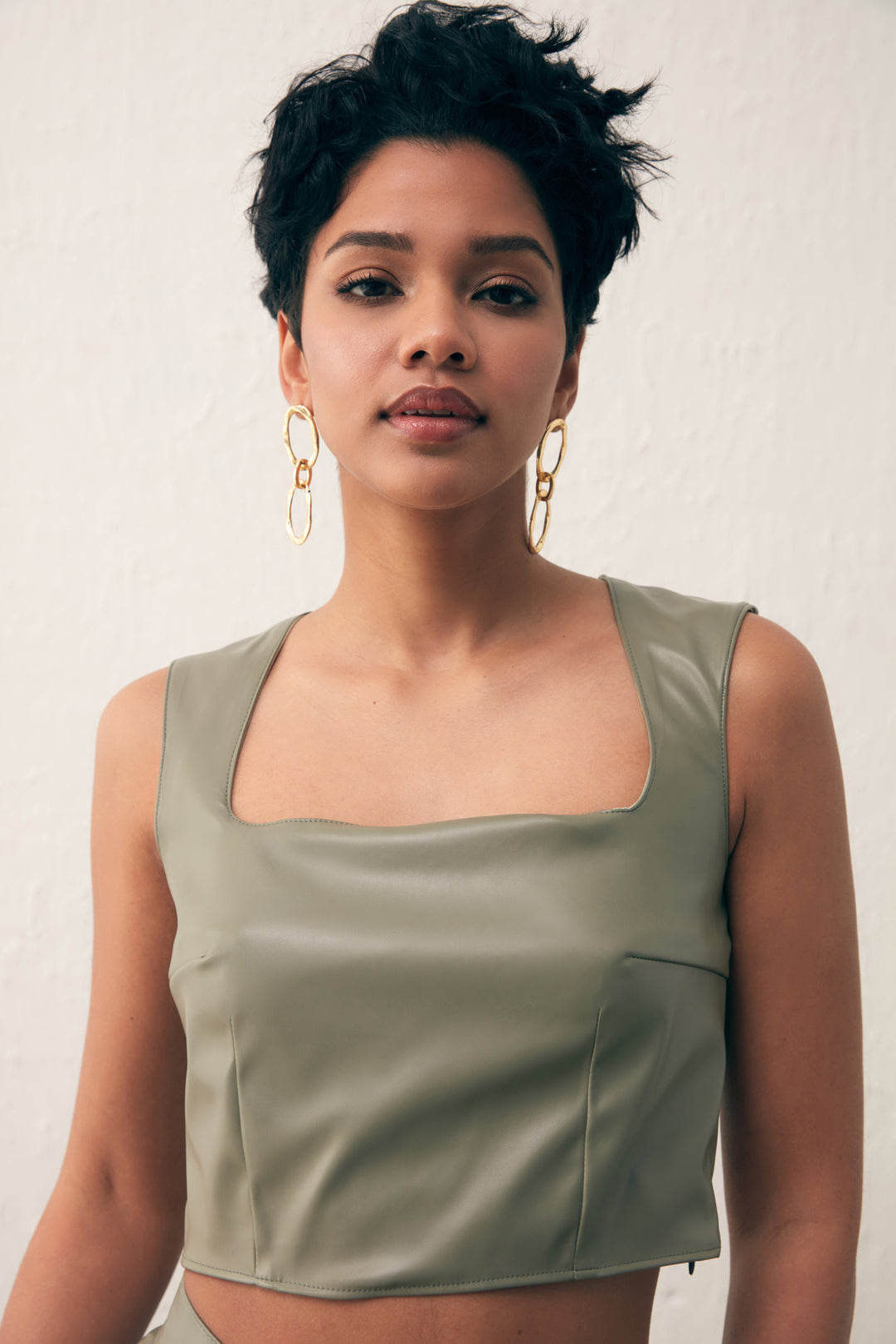 Sateen Blouse crop en cuir à col carré - Vert amande Vert