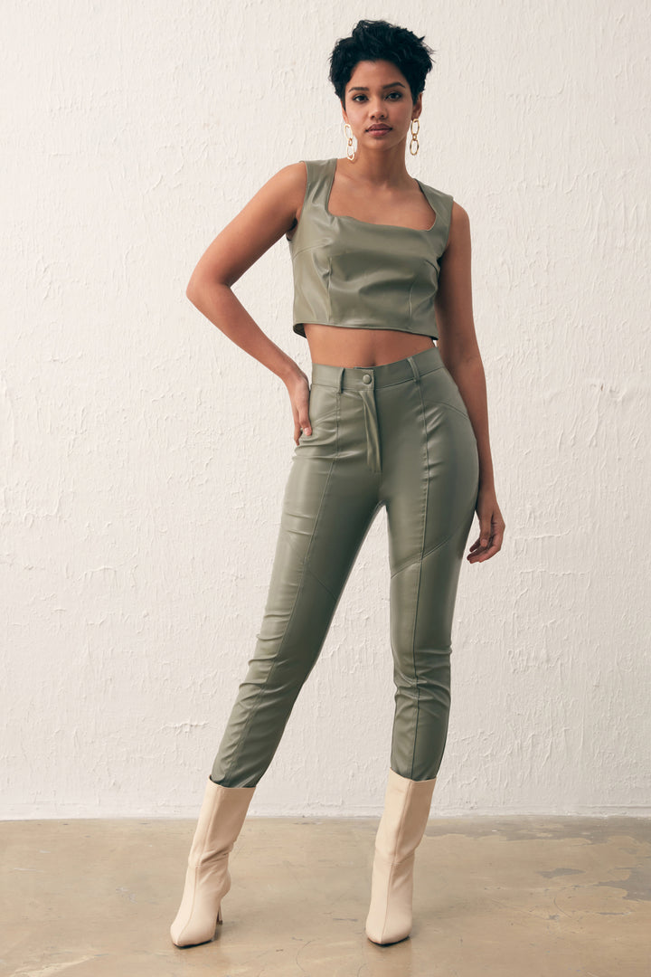 Sateen Blouse crop en cuir à col carré - Vert amande Vert