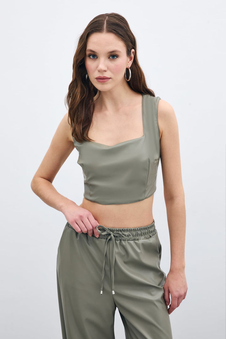 Sateen Crop en Cuir à Col Carré - Vert amande Vert
