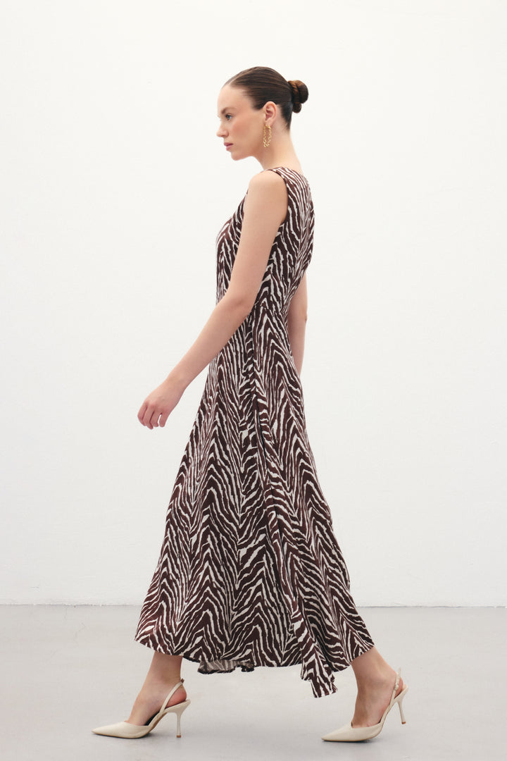 Sateen Robe à col carré à motif zèbre - Marron