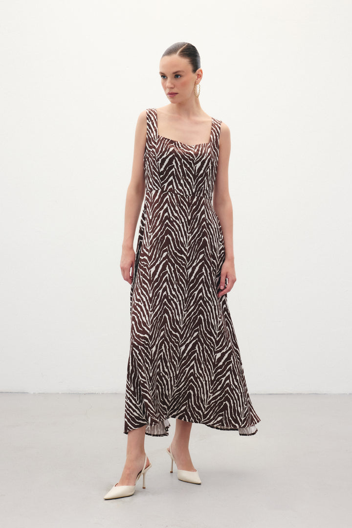 Sateen Robe à col carré à motif zèbre - Marron