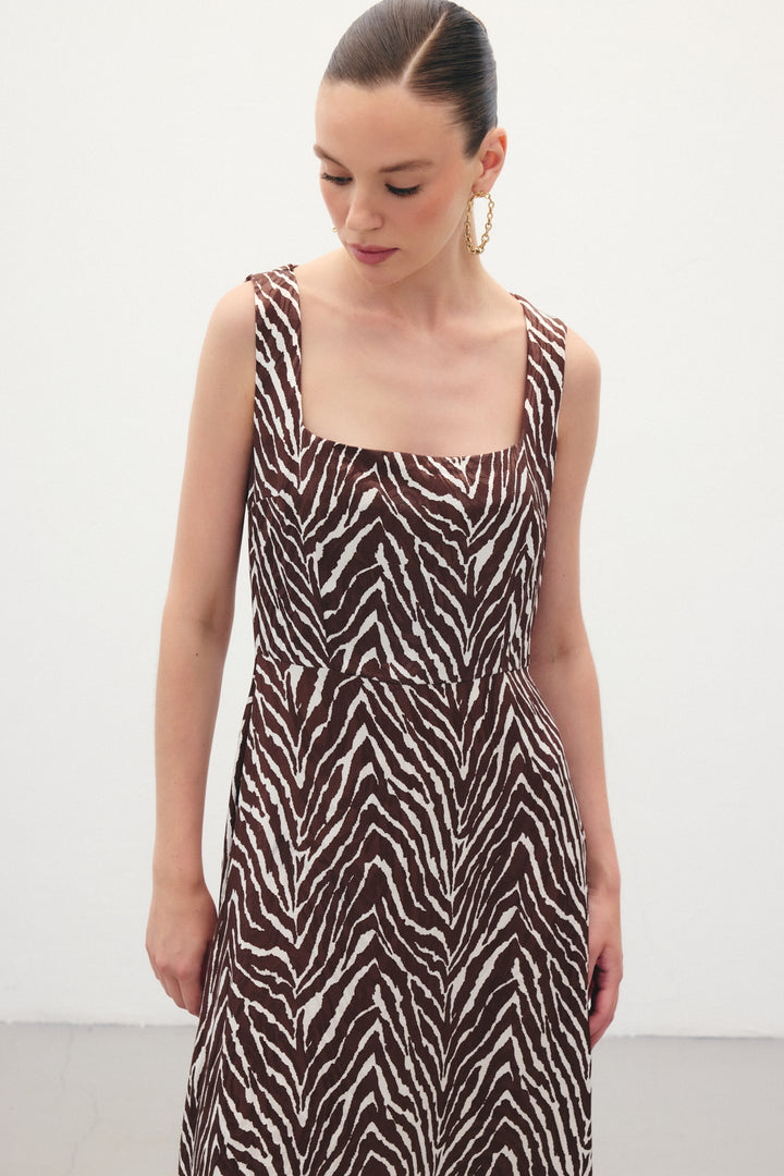 Sateen Robe à col carré à motif zèbre - Marron