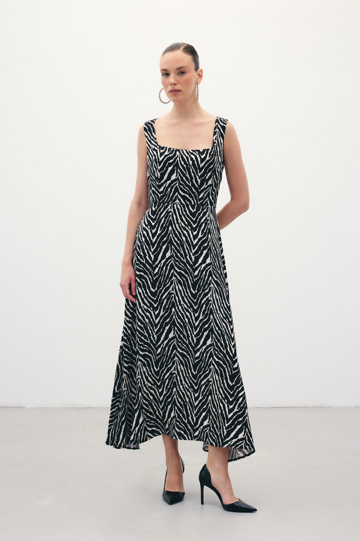 Sateen Robe à col carré avec motif zèbre - Noir