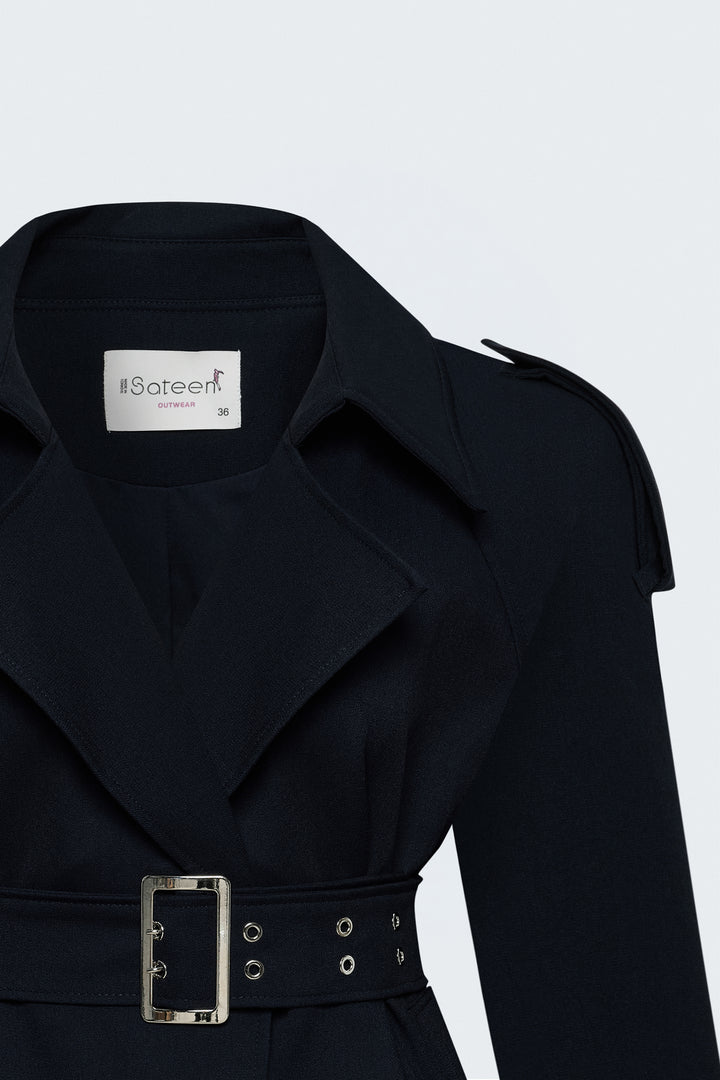 Sateen Trench Court avec Ceinture - Bleu marine