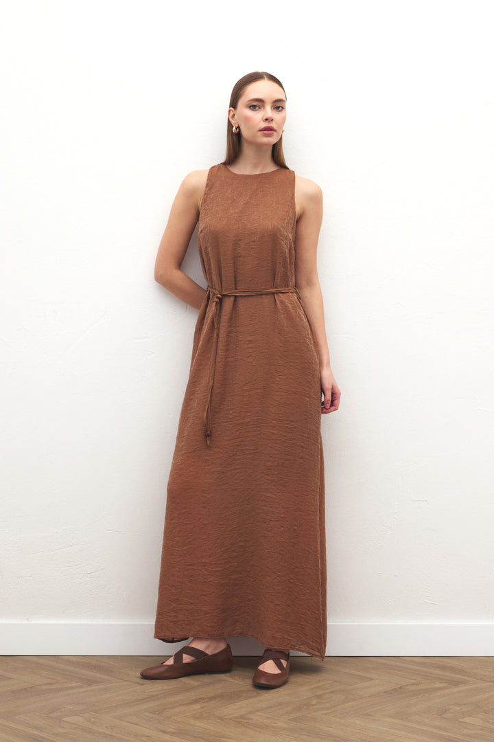 Sateen Robe Longue à Détail Ceinture - Marron