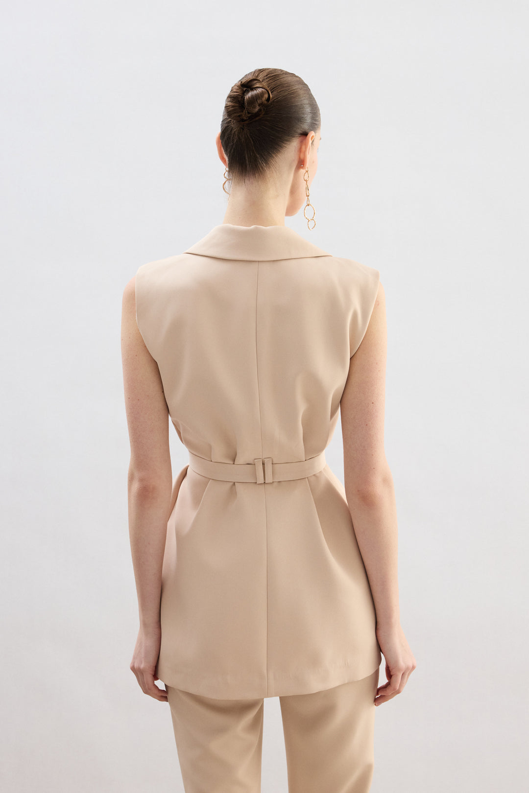 Sateen Gilet avec détail ceinture - Beige