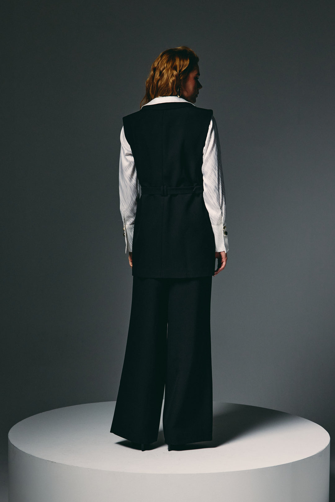 Sateen Gilet avec détail ceinture - Noir