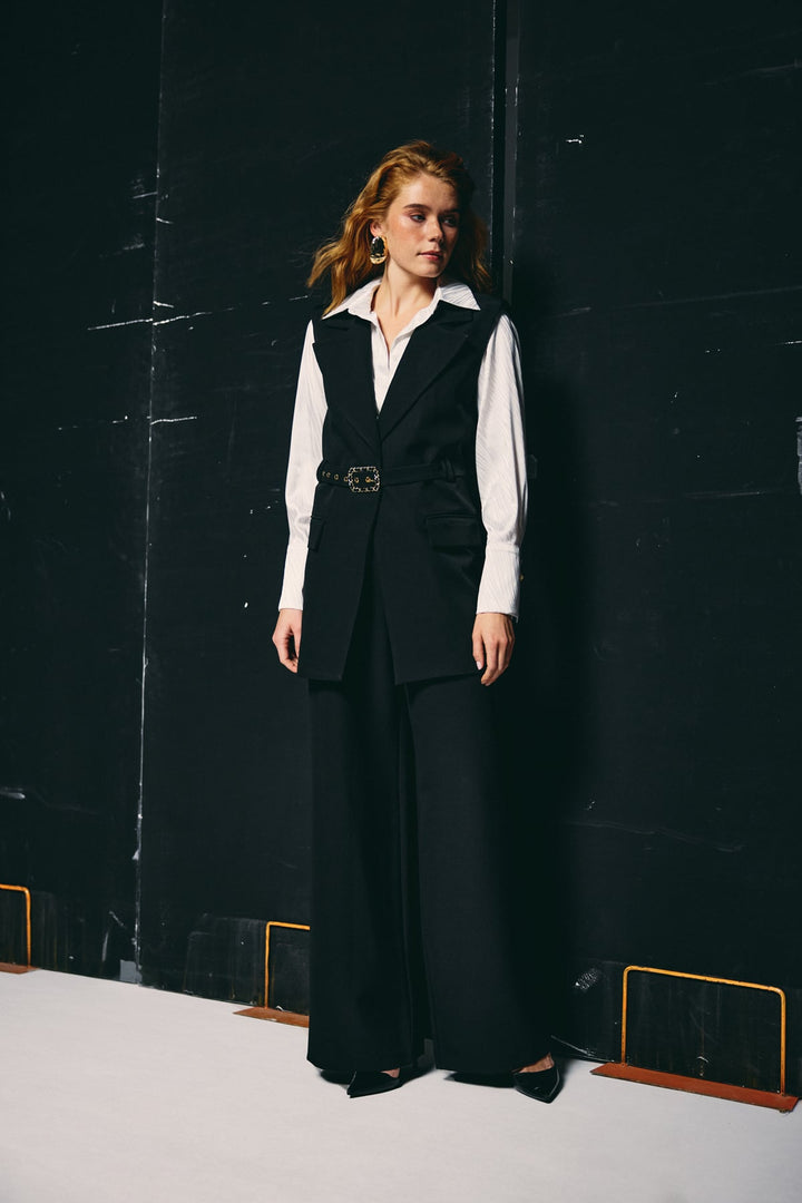 Sateen Gilet avec détail ceinture - Noir