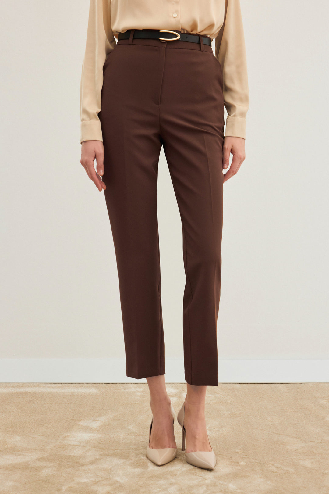 Sateen Pantalon ceinturé - Marron