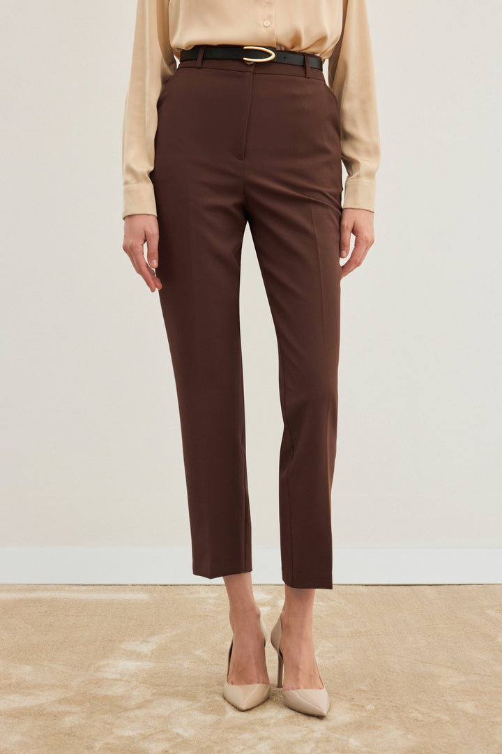 Sateen Pantalon ceinturé - Marron