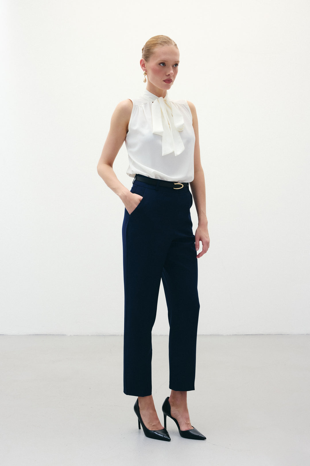 Sateen Pantalon Ceinturé - Bleu marine