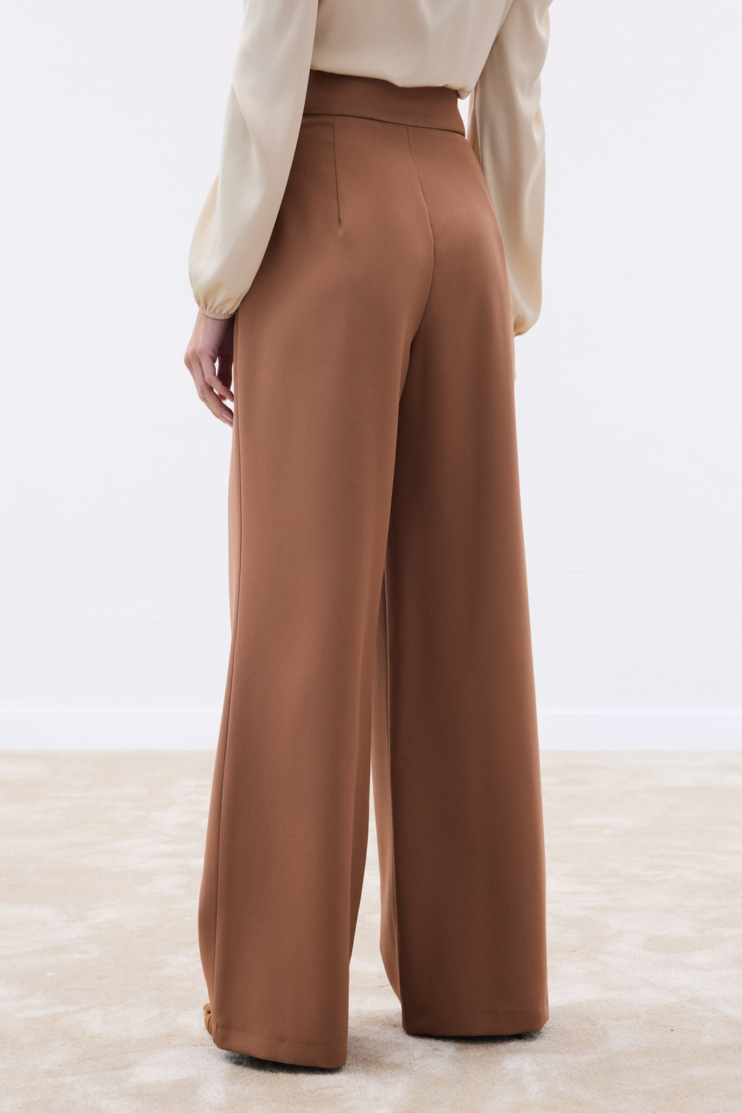 Sateen Pantalon ample ceinturé - camel
