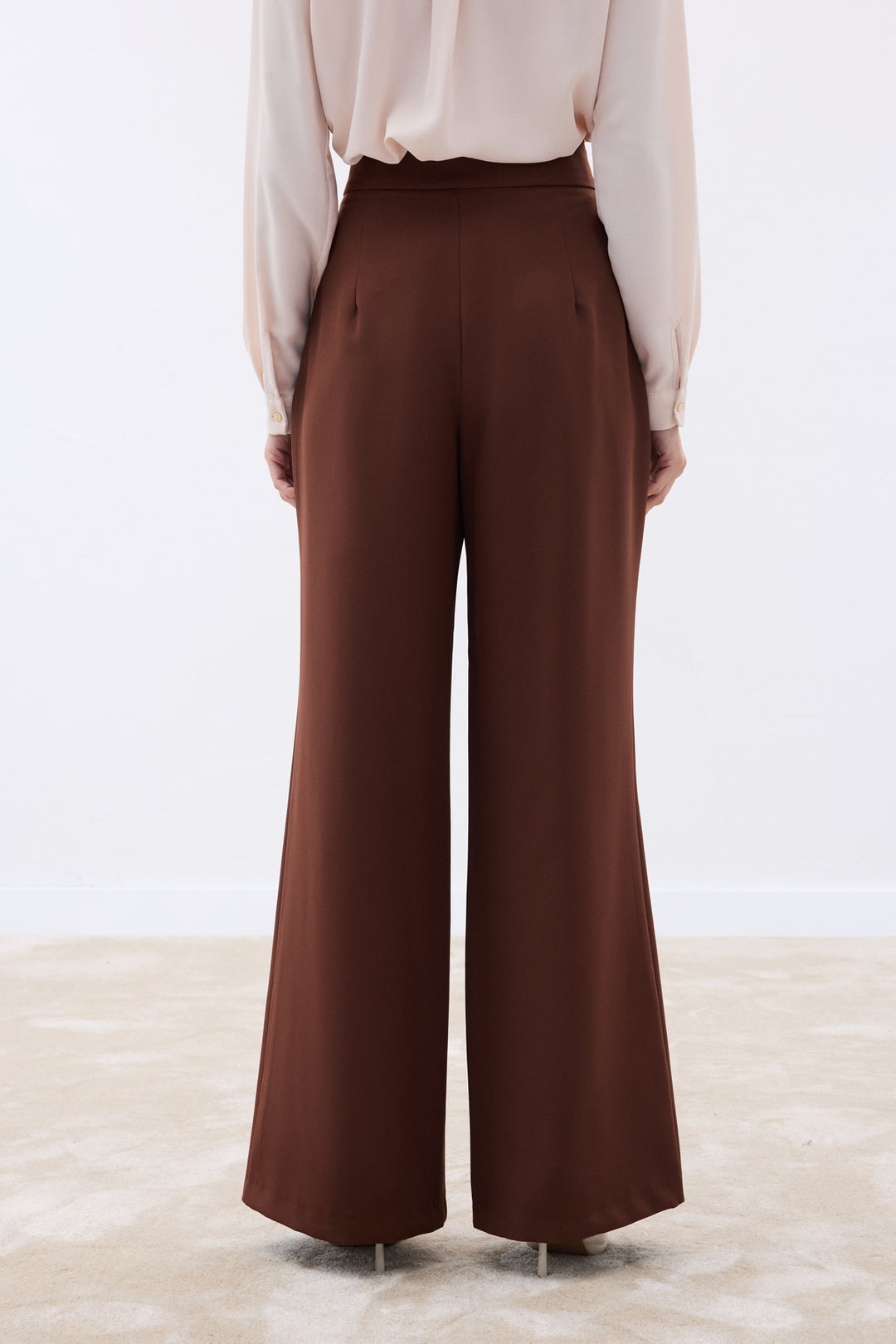 Sateen Pantalon ample ceinturé - Marron