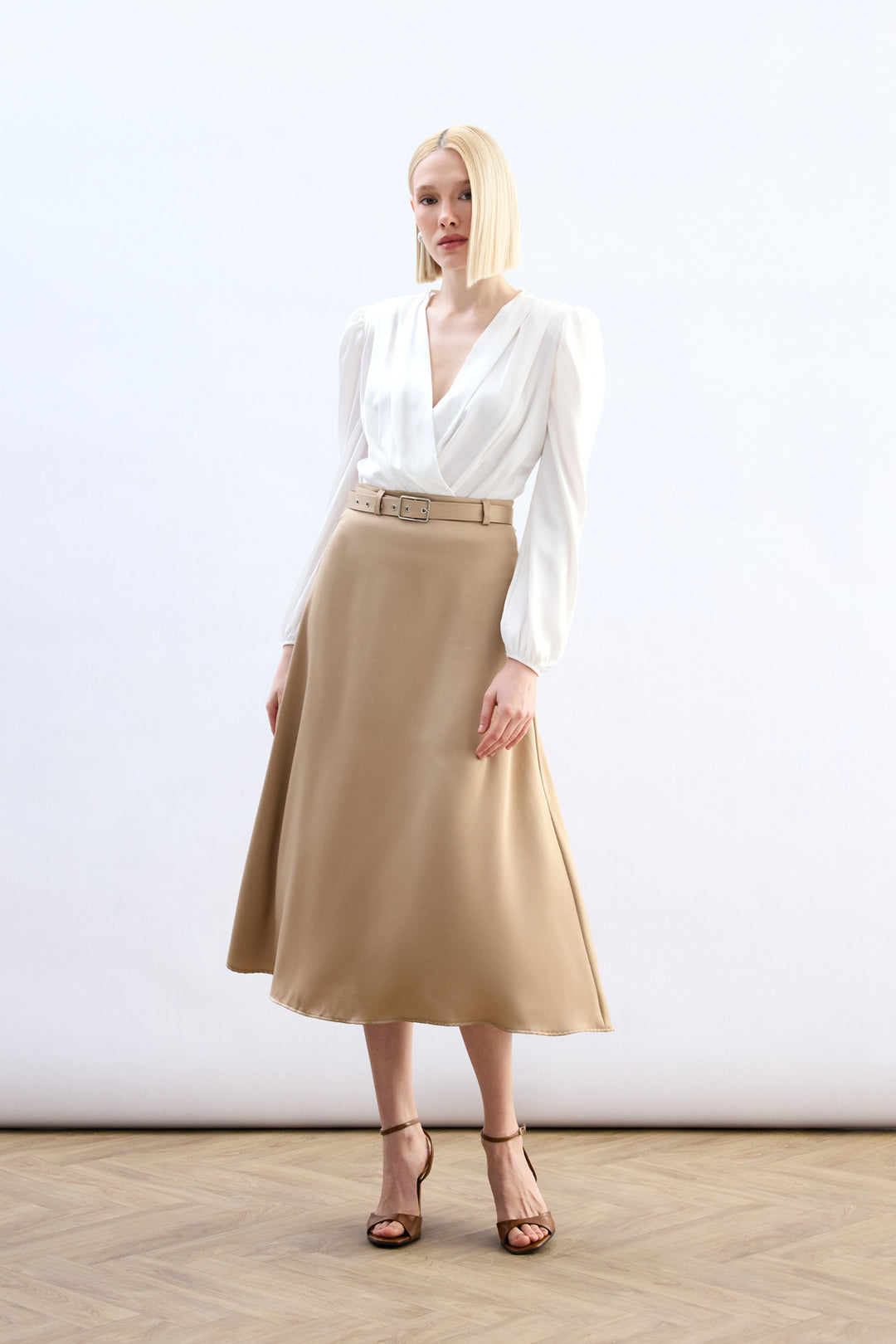 Sateen Jupe en satin à ceinture - camel