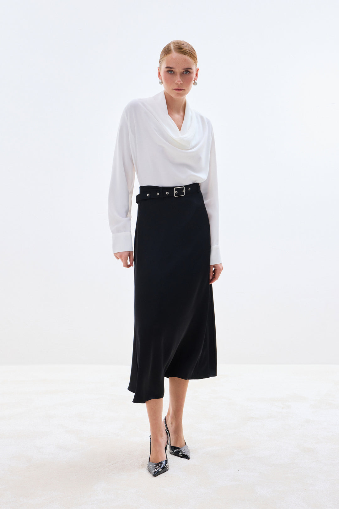 Sateen Jupe en satin à ceinture - Noir