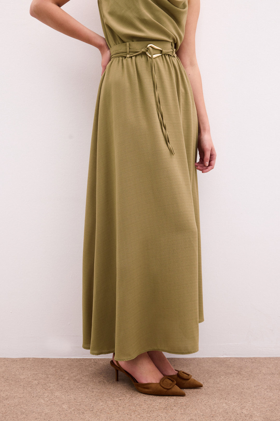 Sateen Jupe longue ceinturée - Kaki