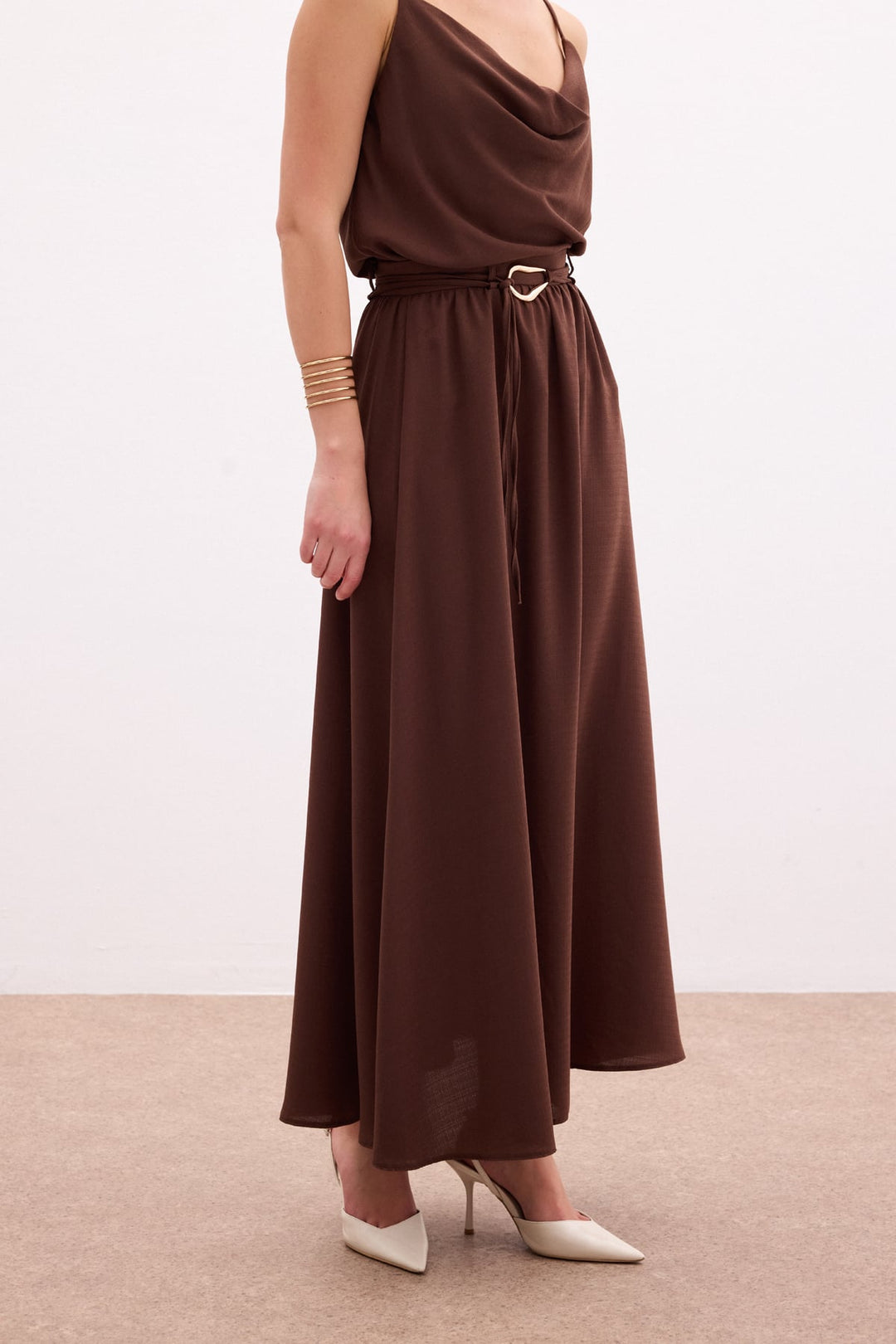 Sateen Jupe longue ceinturée - Marron
