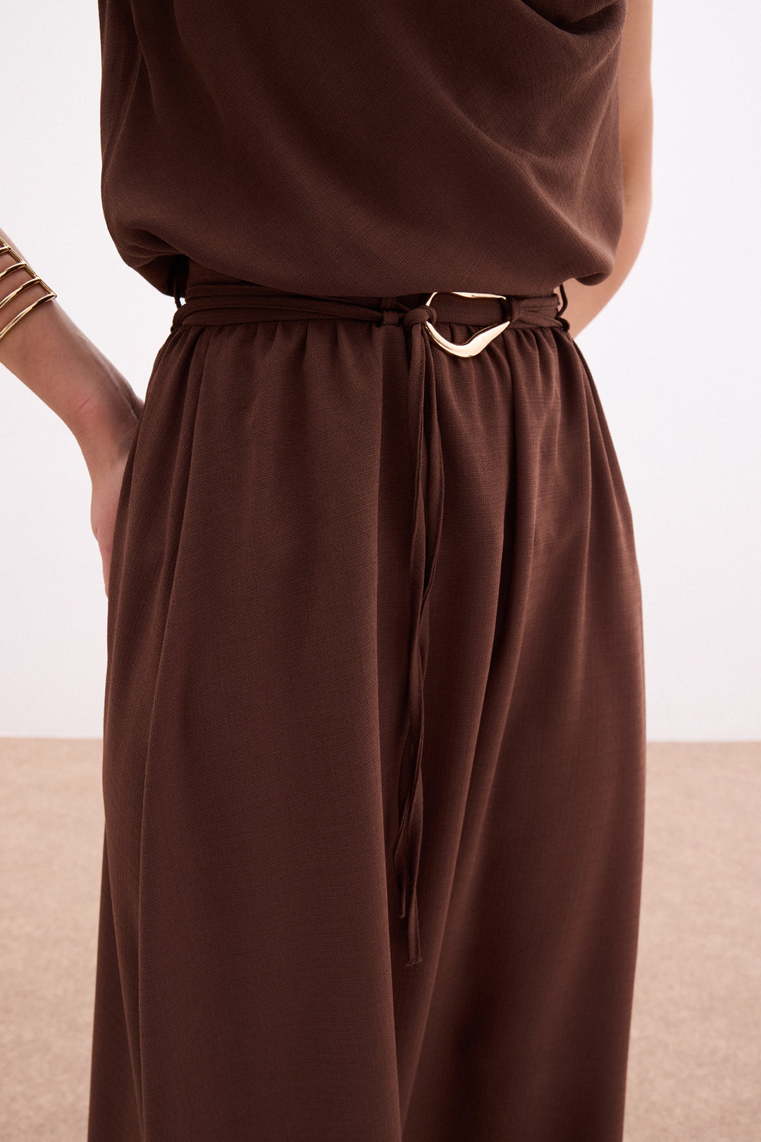 Sateen Jupe longue ceinturée - Marron