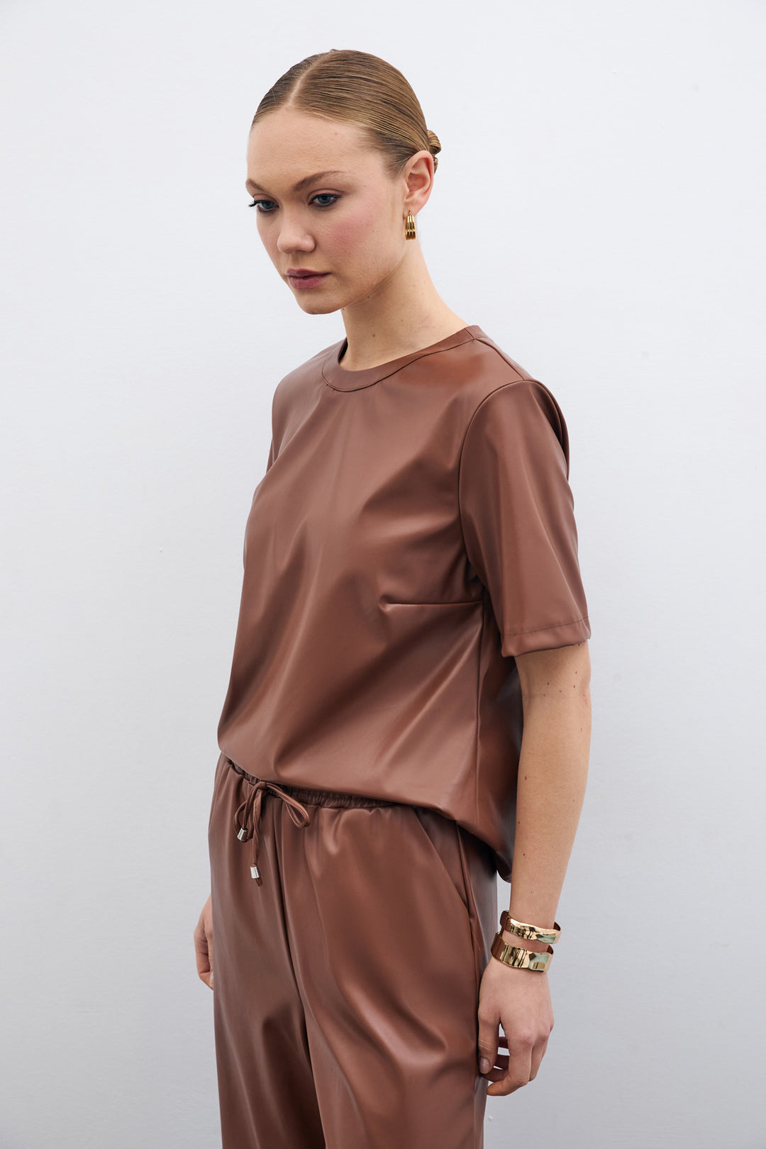 Sateen Blouse en cuir à manches courtes - Marron