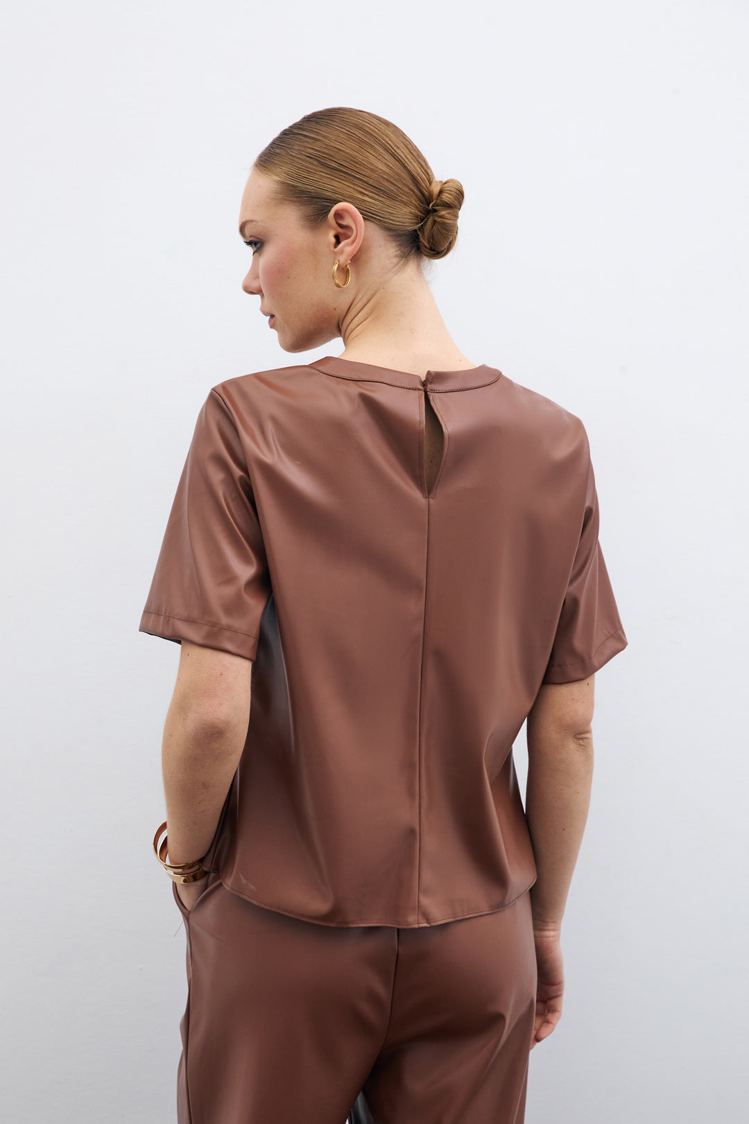 Sateen Blouse en cuir à manches courtes - Marron