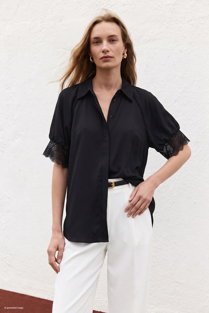 Sateen Chemisier à manches courtes avec détails en dentelle - Noir