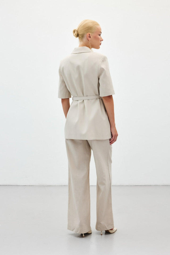 Sateen Veste ceinturée à manches courtes - Pierre