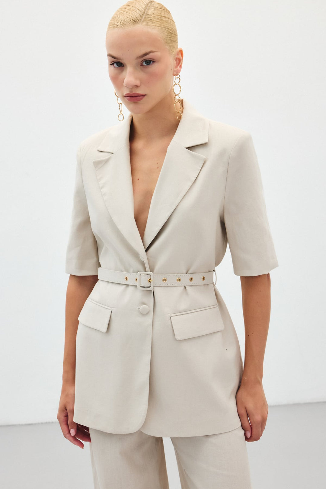 Sateen Veste ceinturée à manches courtes - Pierre