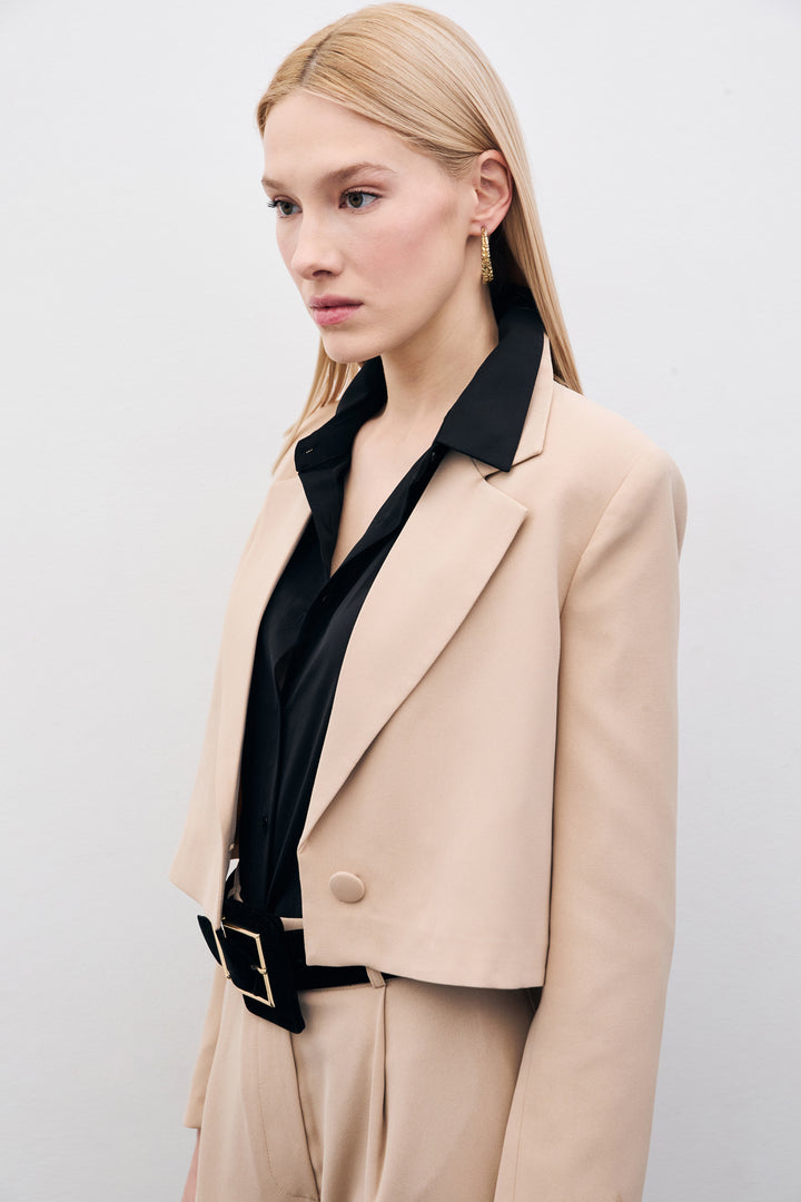 Sateen Veste en crêpe courte - Beige