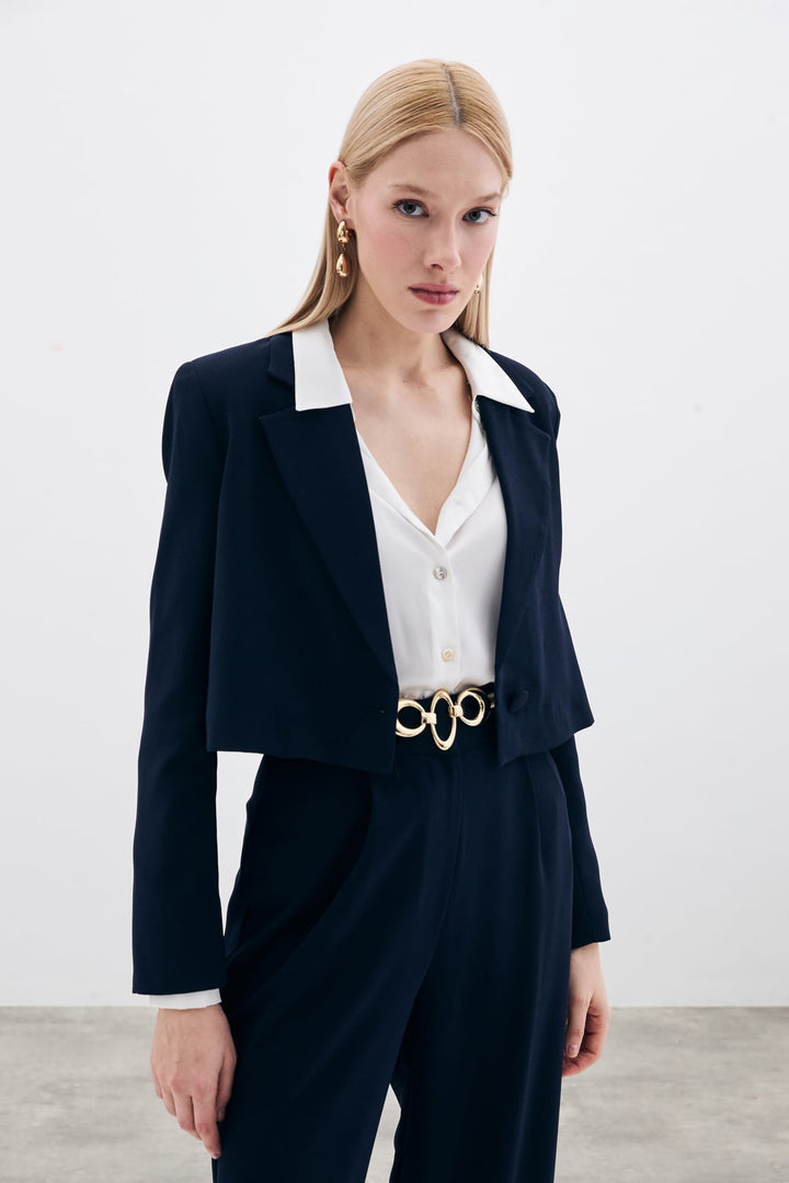 Sateen Veste Courte en Crêpe - Bleu marine