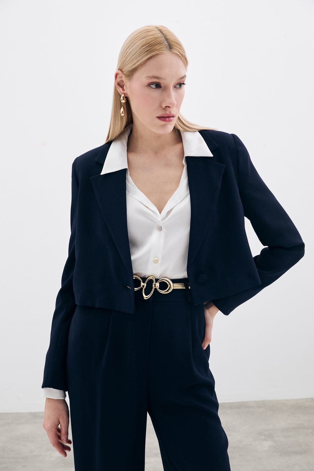 Sateen Veste Courte en Crêpe - Bleu marine