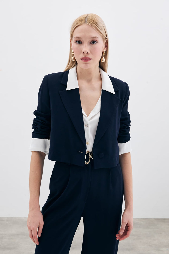 Sateen Veste Courte en Crêpe - Bleu marine