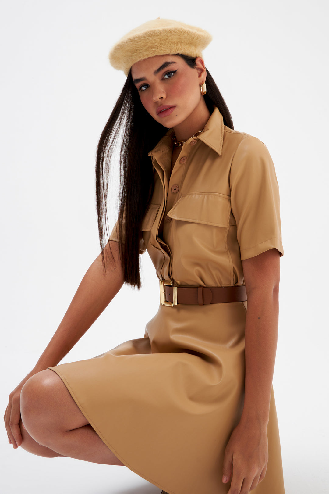 Sateen Jupe en cuir mini évasée - Beige