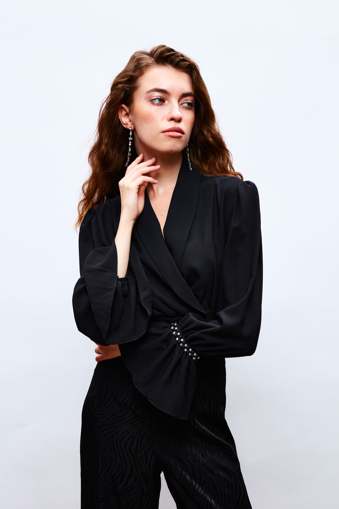 Sateen Blouse avec détails d'accessoires de manches - Noir