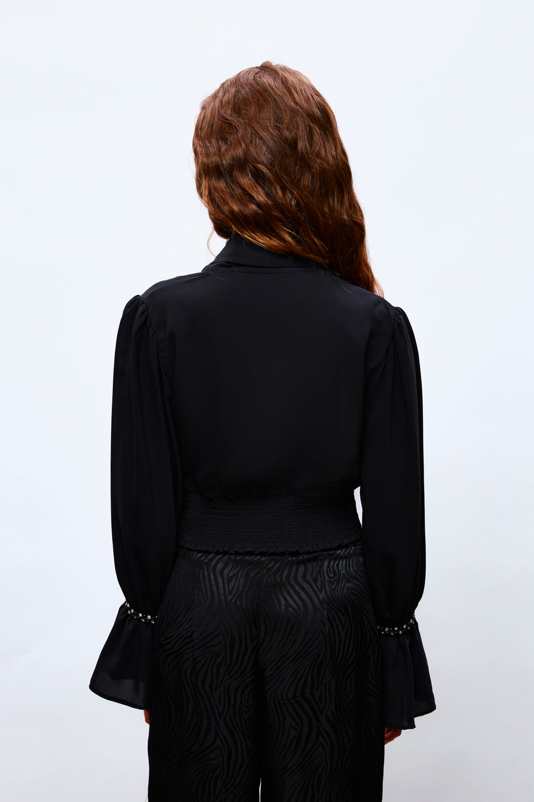 Sateen Blouse avec détails d'accessoires de manches - Noir