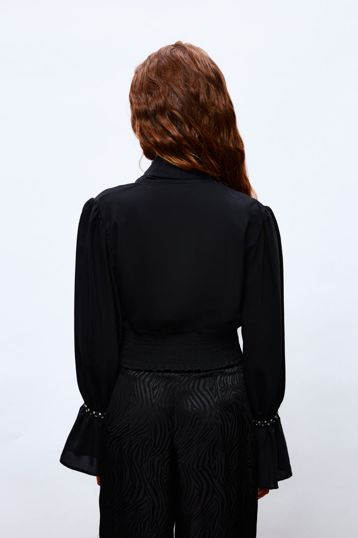 Sateen Blouse avec détails d'accessoires de manches - Noir