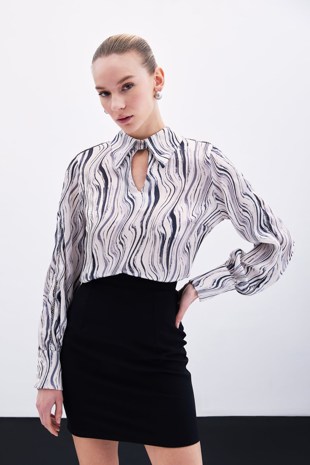 Sateen Blouse à motifs avec accessoires - Noir