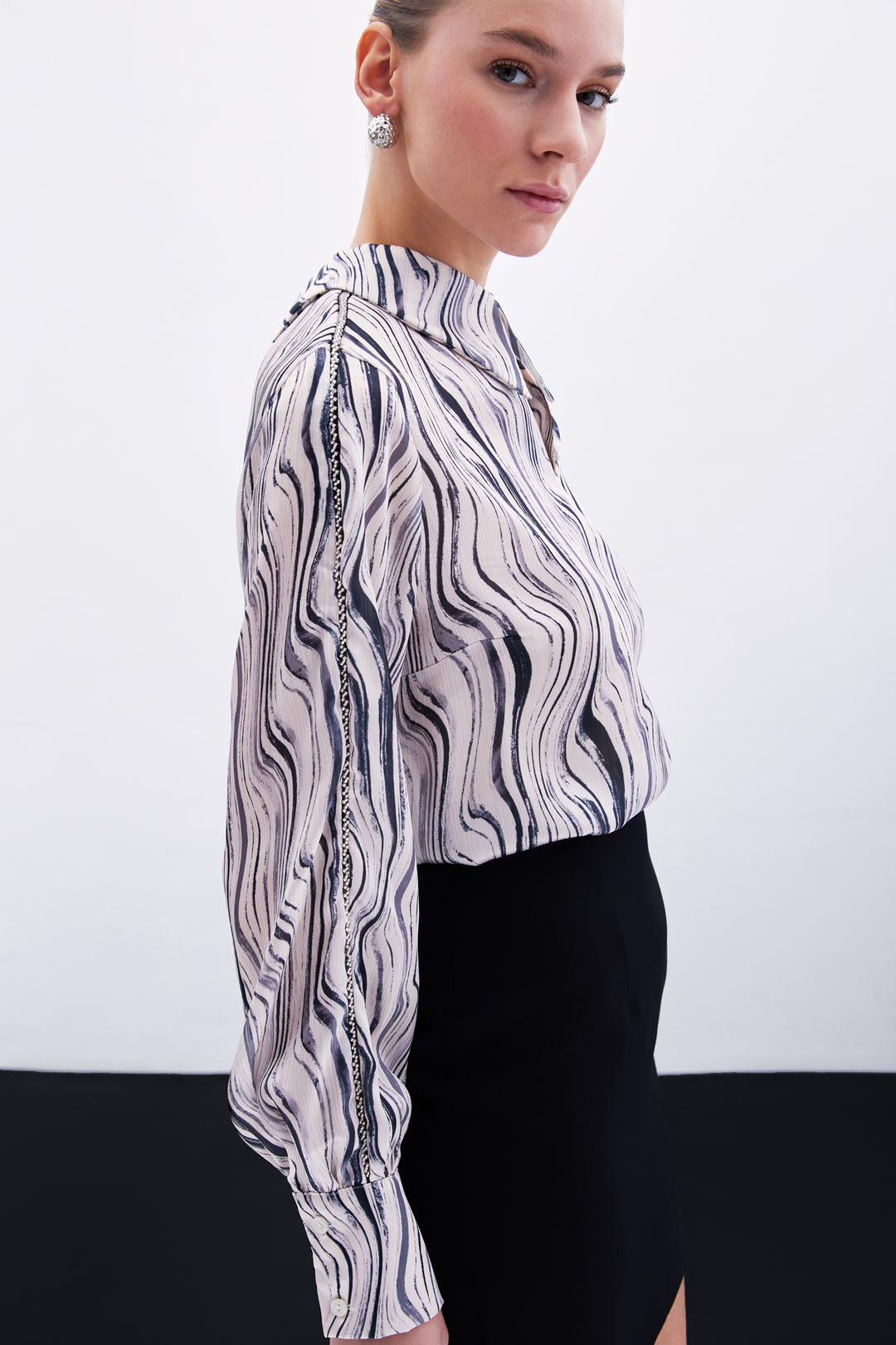 Sateen Blouse à motifs avec accessoires - Noir