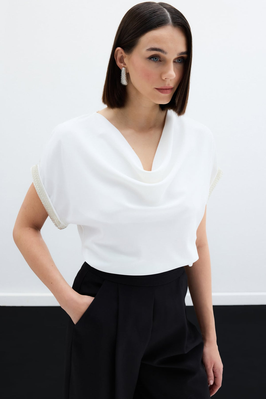 Sateen Blouse Ample Détail Pierre aux Manches - Écru