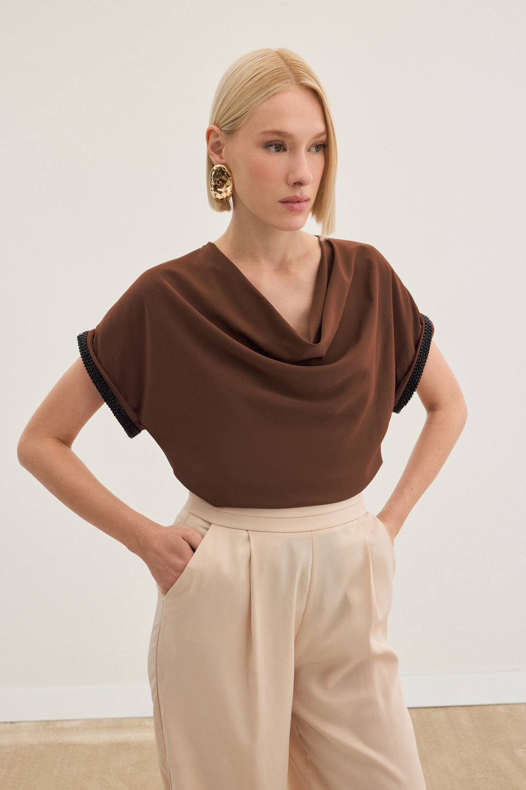 Sateen Blouse ample à détails en pierres - Marron