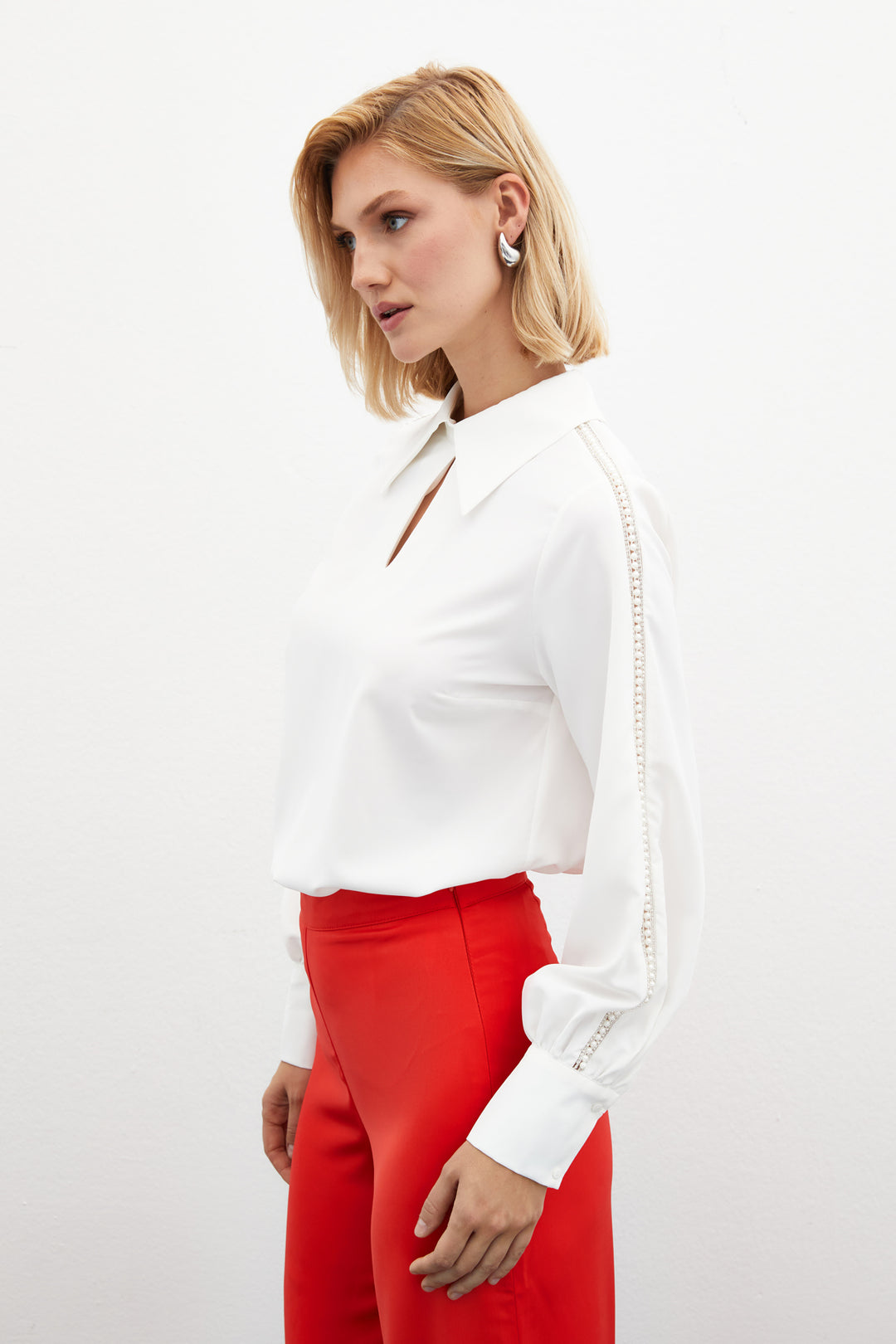 Sateen Blouse avec Détails en Perles aux Manches - Écru