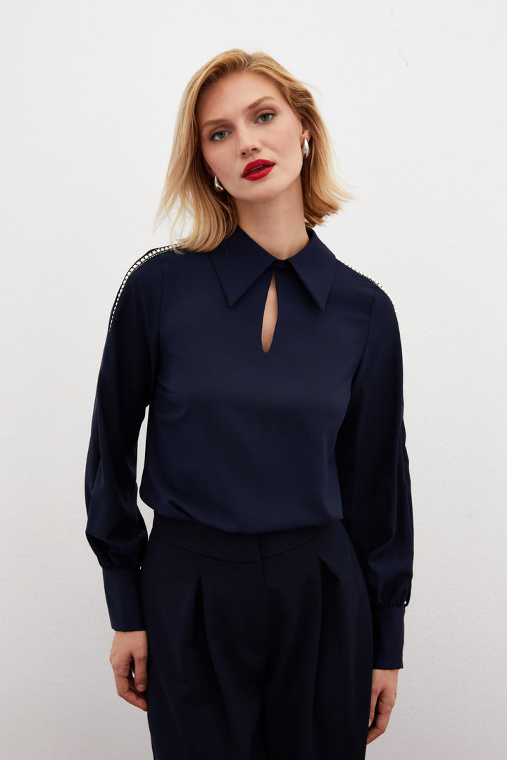 Sateen Blouse avec Détails en Perles aux Manches - Bleu marine