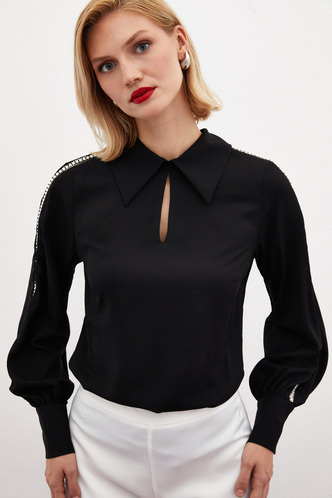 Sateen Blouse avec Détails en Perles aux Manches - Noir