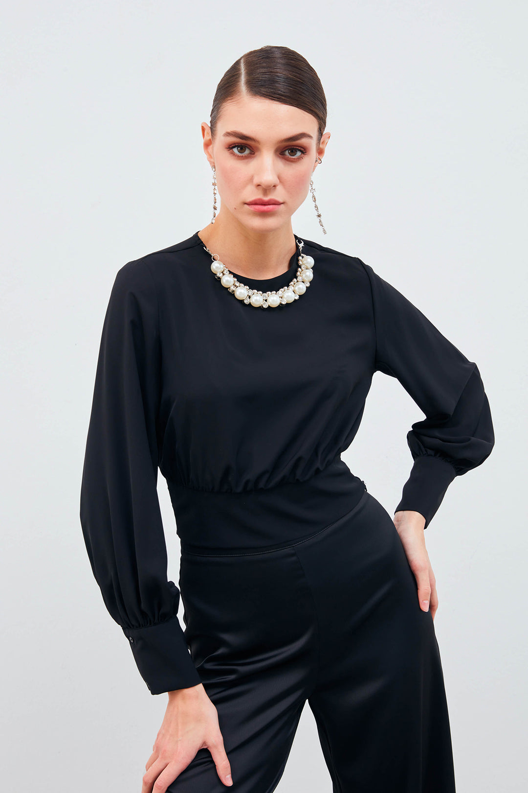 Sateen Crop top avec détails de collier - Noir