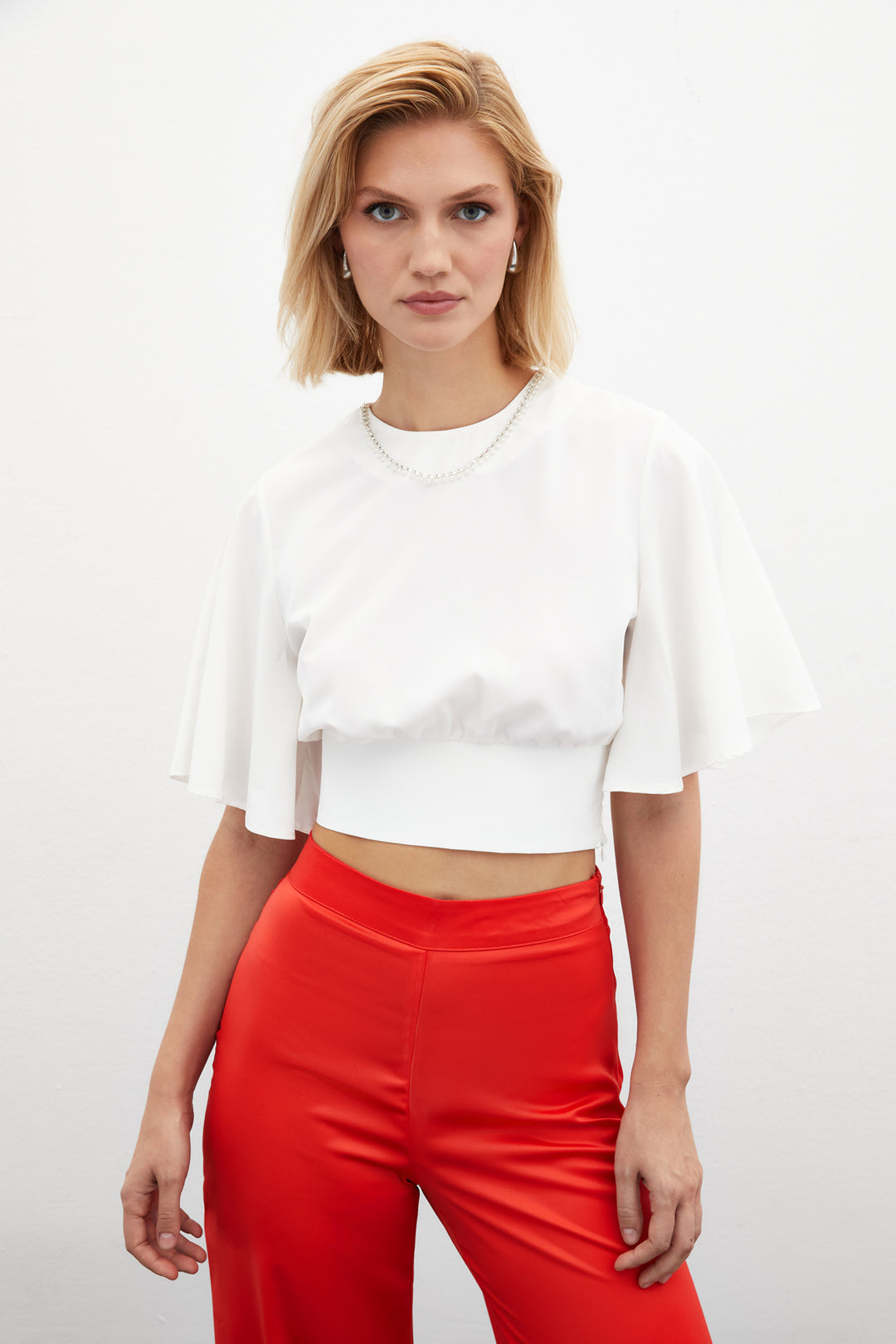 Sateen Blouse à manches courtes avec collier - Écru