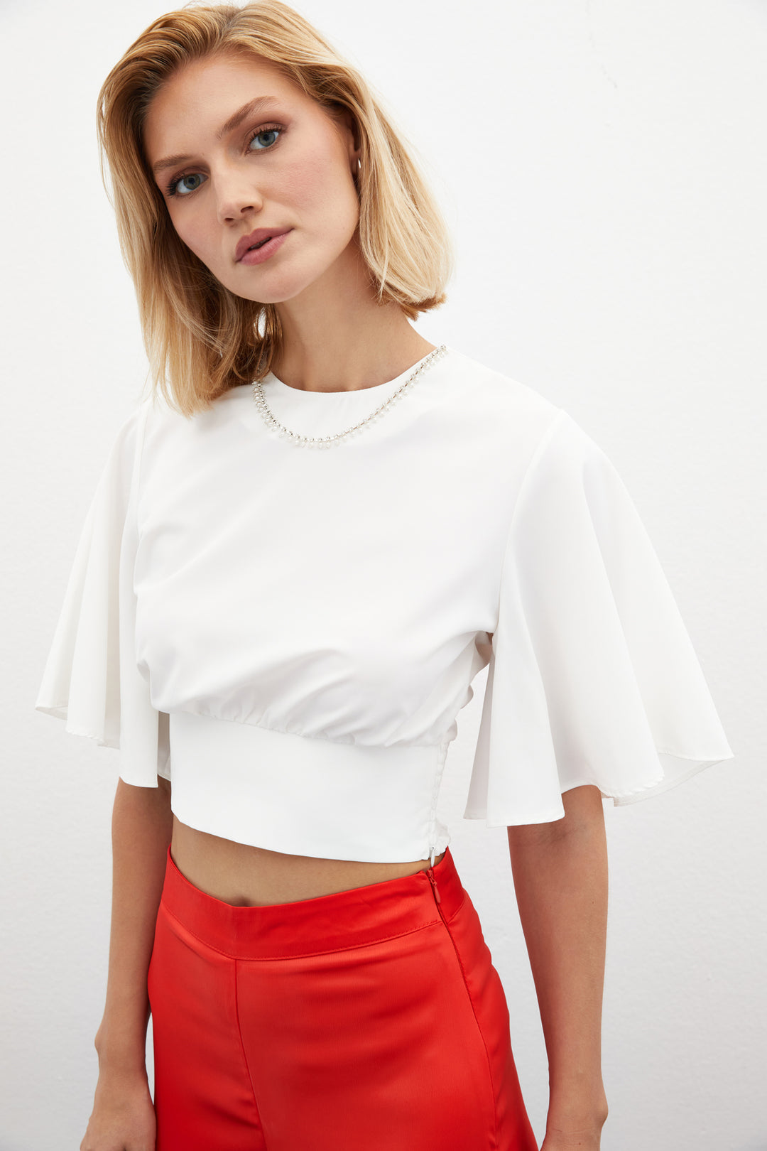 Sateen Blouse à manches courtes avec collier - Écru